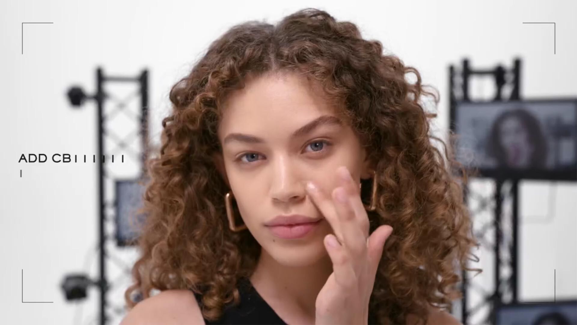 Discover TEINT IDOLE ULTRA WEAR C.E SKIN TRANSFORMING